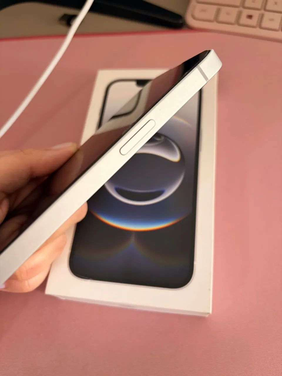 iPhone 16e - 128gb - Branco - Sem marcas de uso - Foto 3