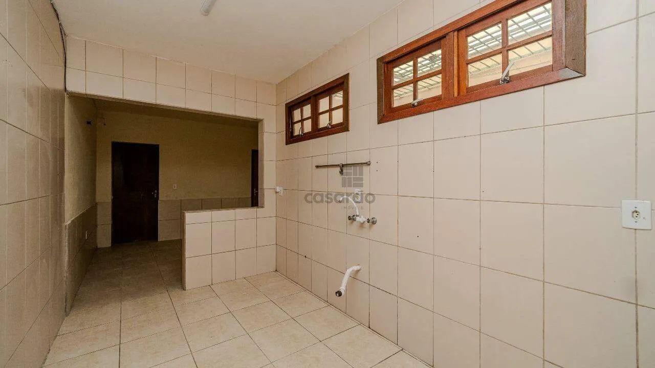 Casa residencial de 1 quarto com suíte e quintal no Centro de Pelotas - Foto 2