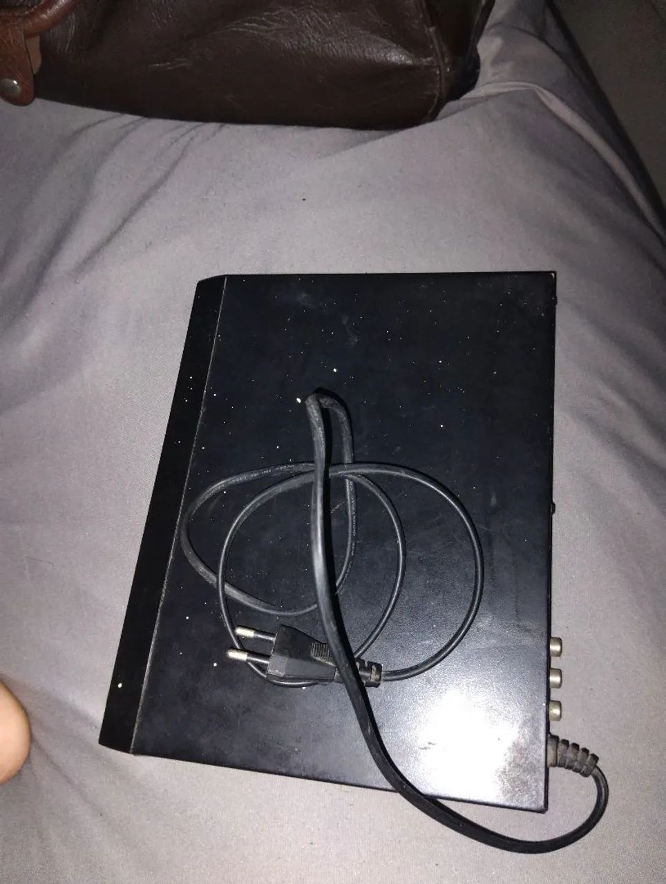Vende-se DVD player ( CCE) funcionando direitinho, em cima e só passar um pano na sujeira. - Foto 5