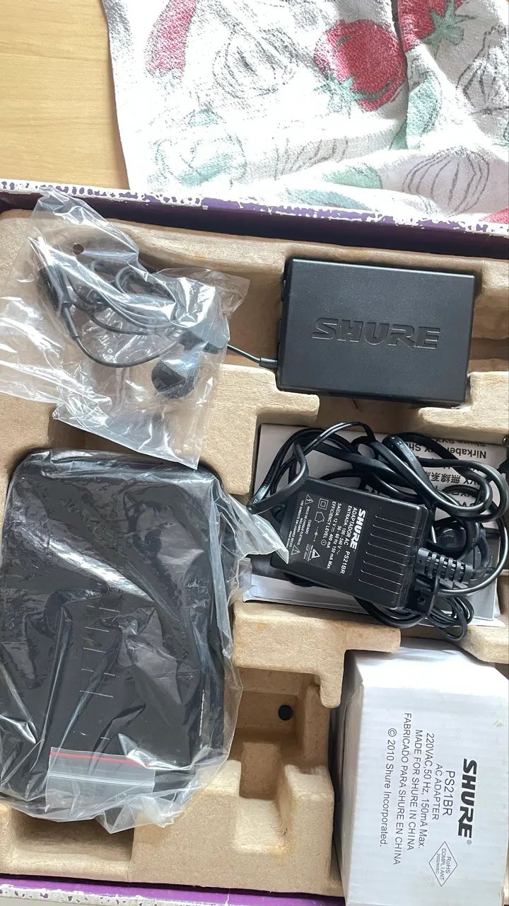 Transmissor Shure e microfone Lapela