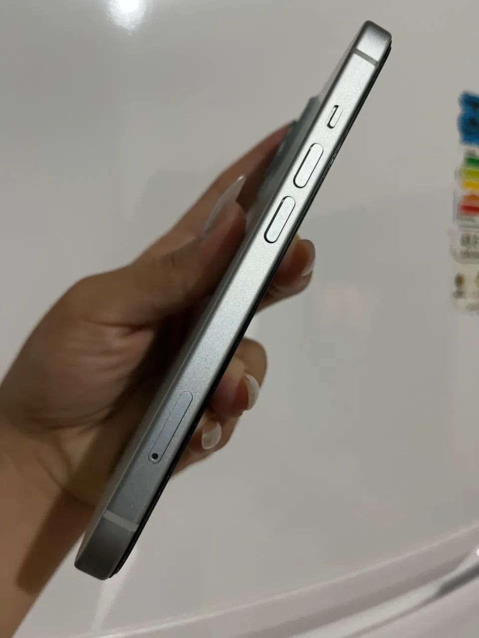 iPhone 15  bateria 100% - Foto 3