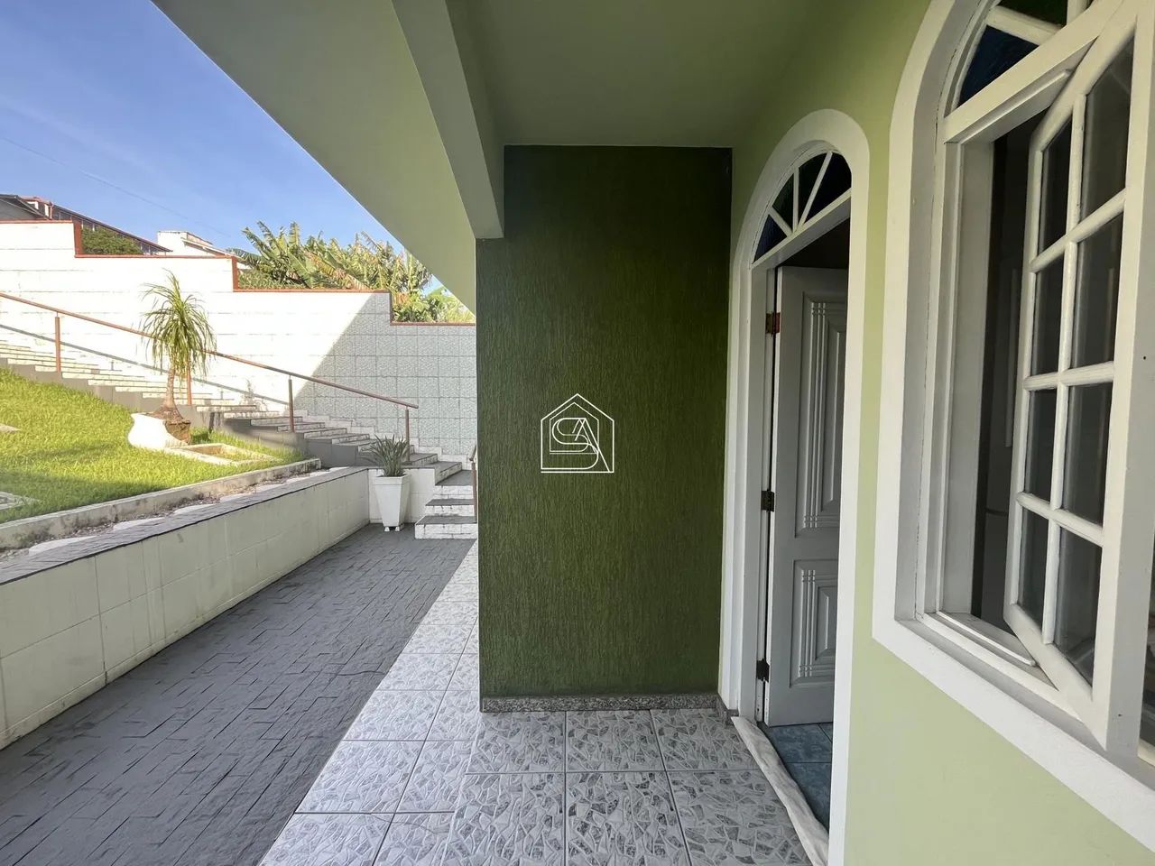 Casa com 6 Quartos sendo duas suítes à venda, na Praia Comprida em São José -SC. - Foto 4