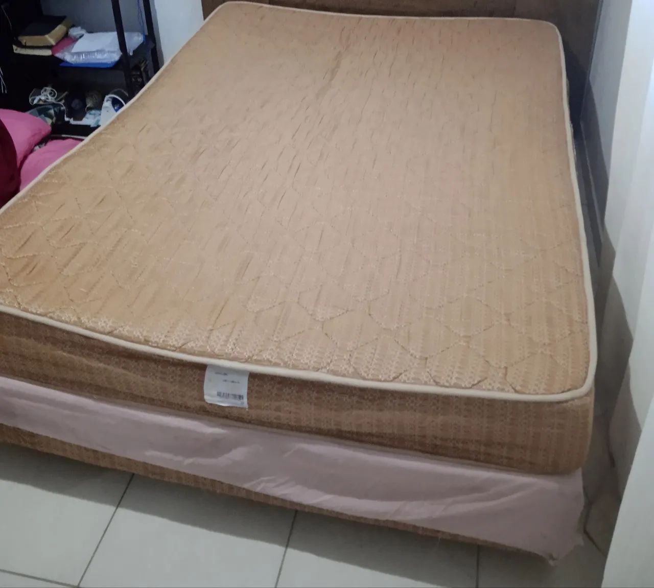 Cama casal usada 