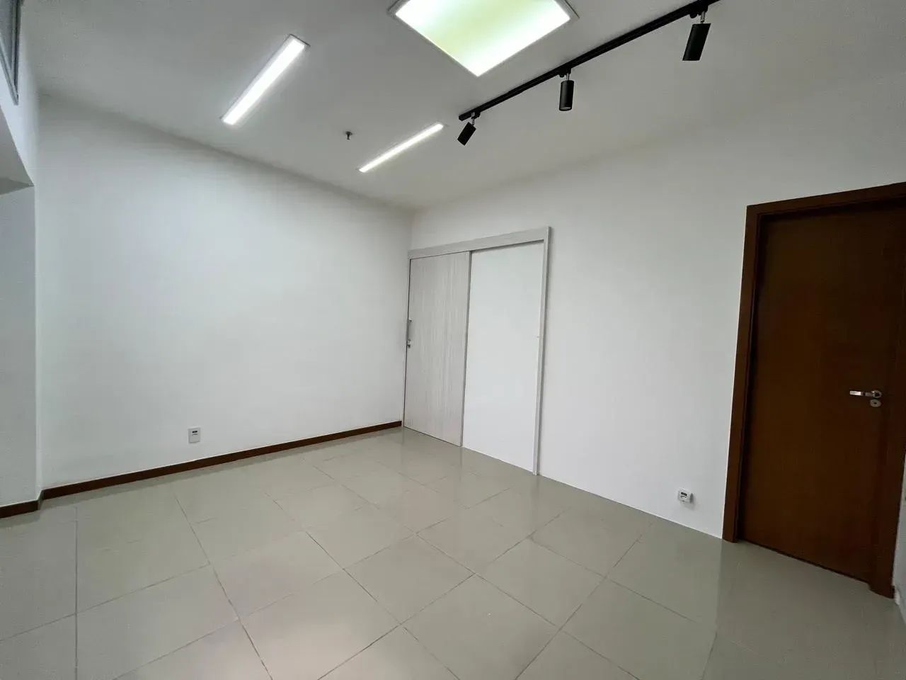 Sala comercial 32m² - Edifício Skye Platinum - Foto 3