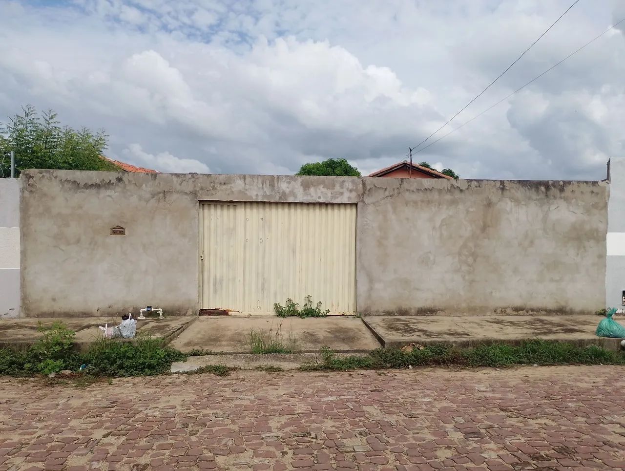 Vendo uma casa
