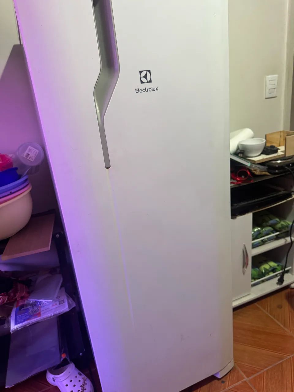 Vendo Geladeira Electrolux RE31 - Foto 2