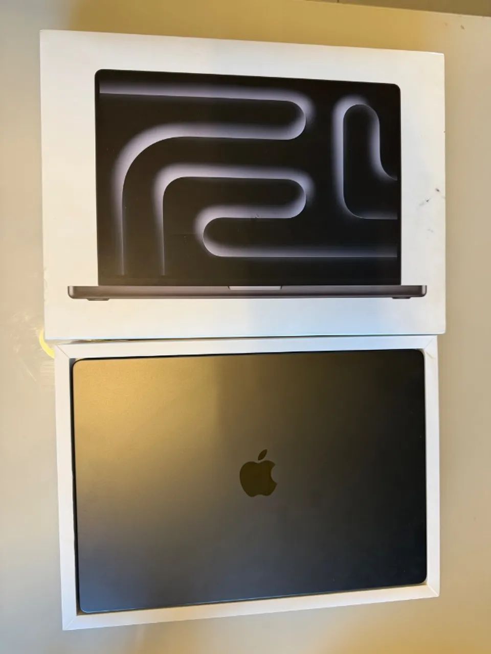 MacBook Pro M5 Max 16 Polegadas | 48GB RAM | 2TB SSD - Novo