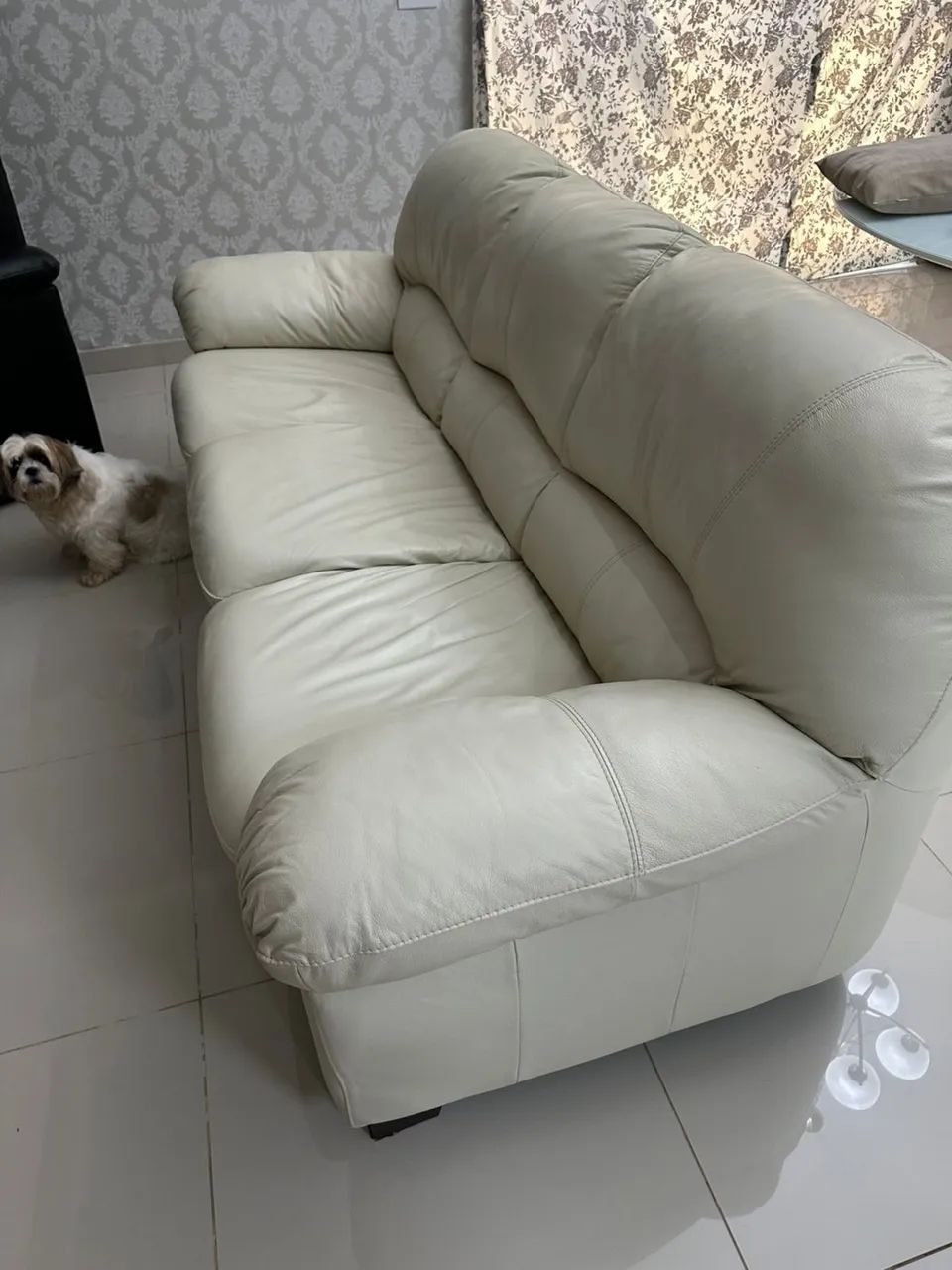 2 Sofás de couro branco - Foto 3
