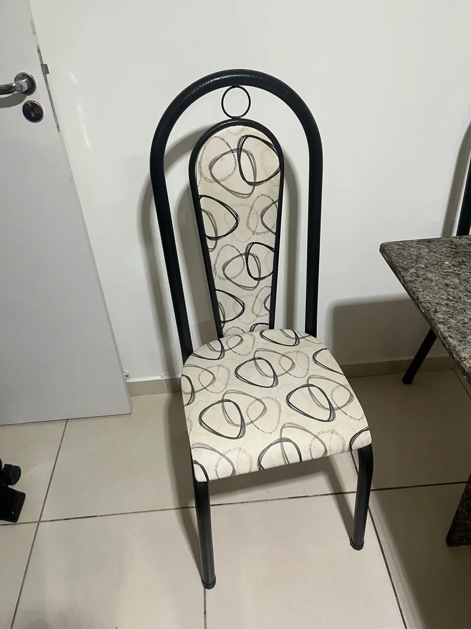Mesa de Mármore com 4 Cadeiras - 6 Meses de Uso - Foto 5