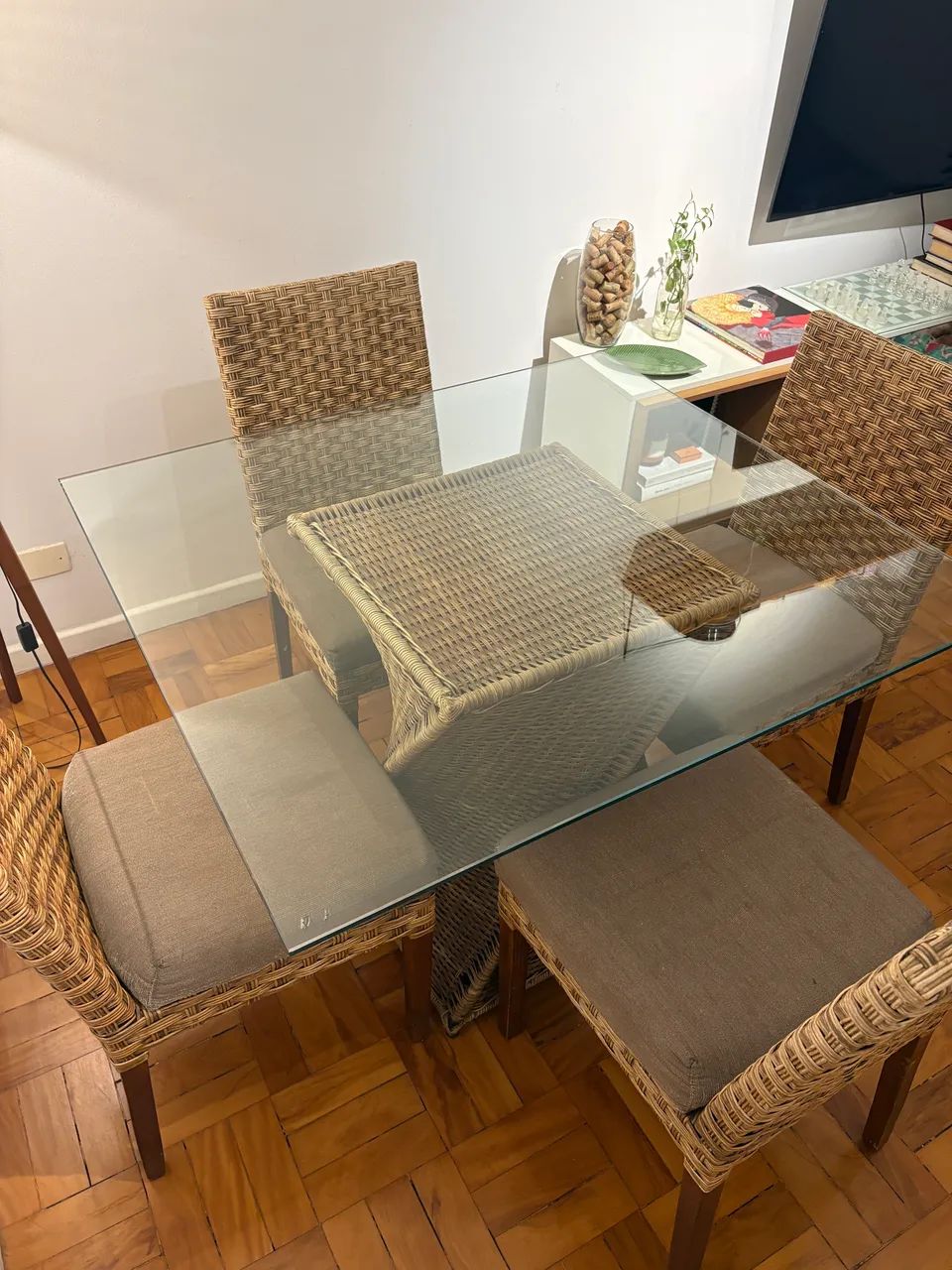 Mesa de Jantar com Cadeiras em Rattan