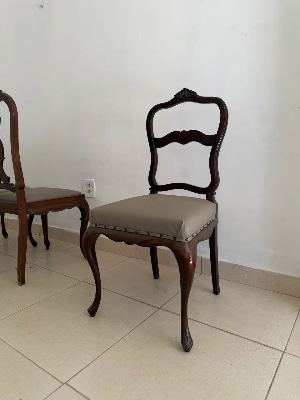 Cadeira antiga - Foto 2