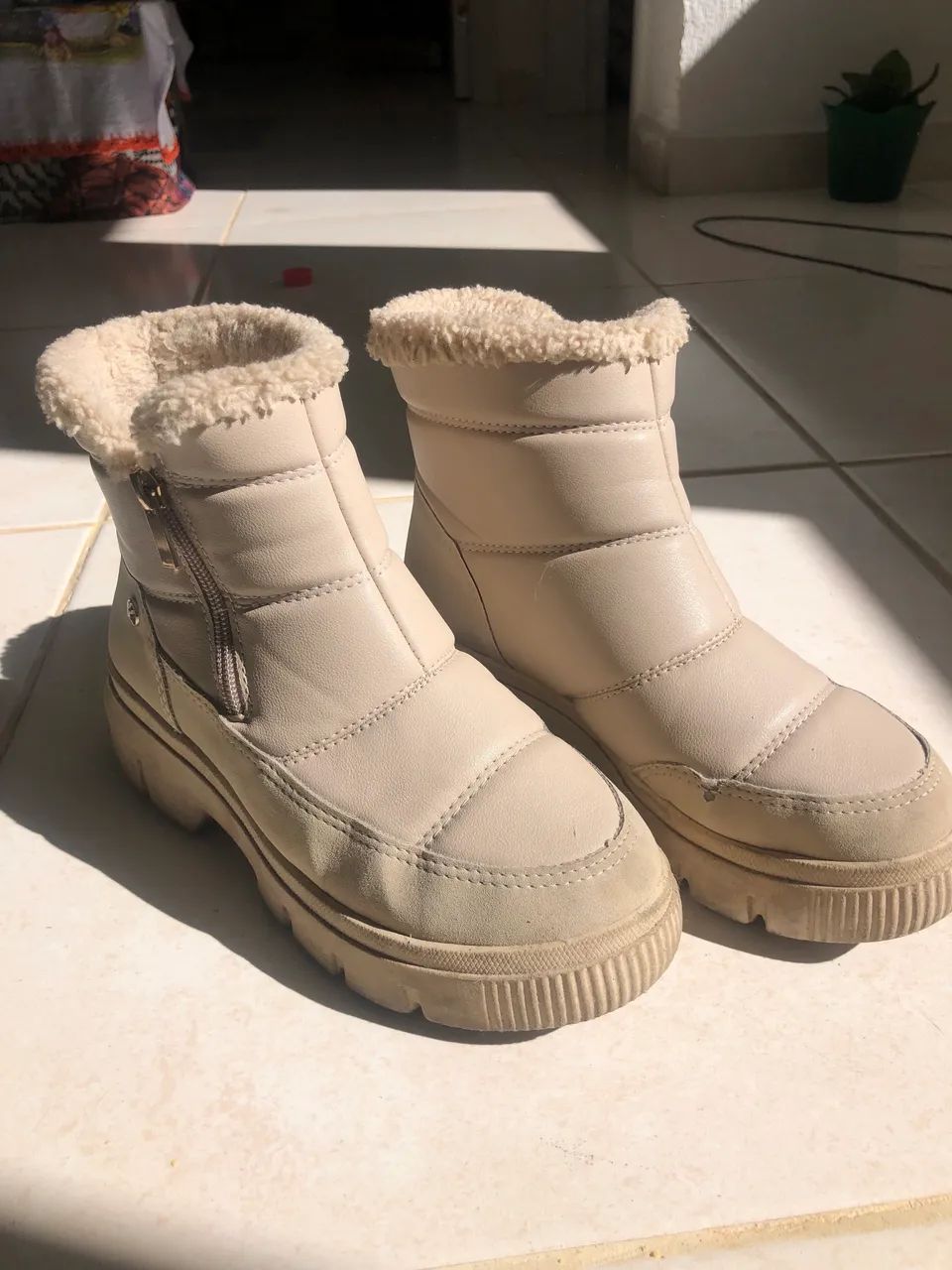 Bota Branca - Foto 2