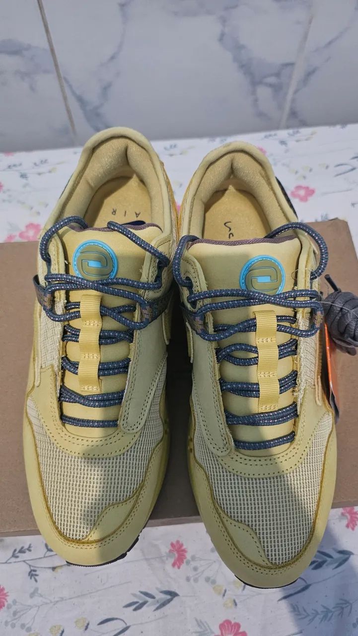 Air Max 1 x Travis Scott Saturn Gold  - Foto 4