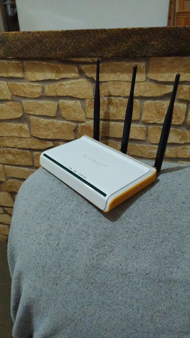 Roteador tenda três antenas 