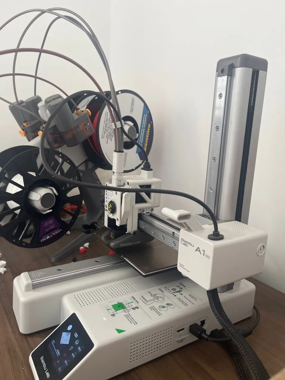 Impressora 3D Bambu Lab A1 Mini com AMS (trocas e parcelo) 