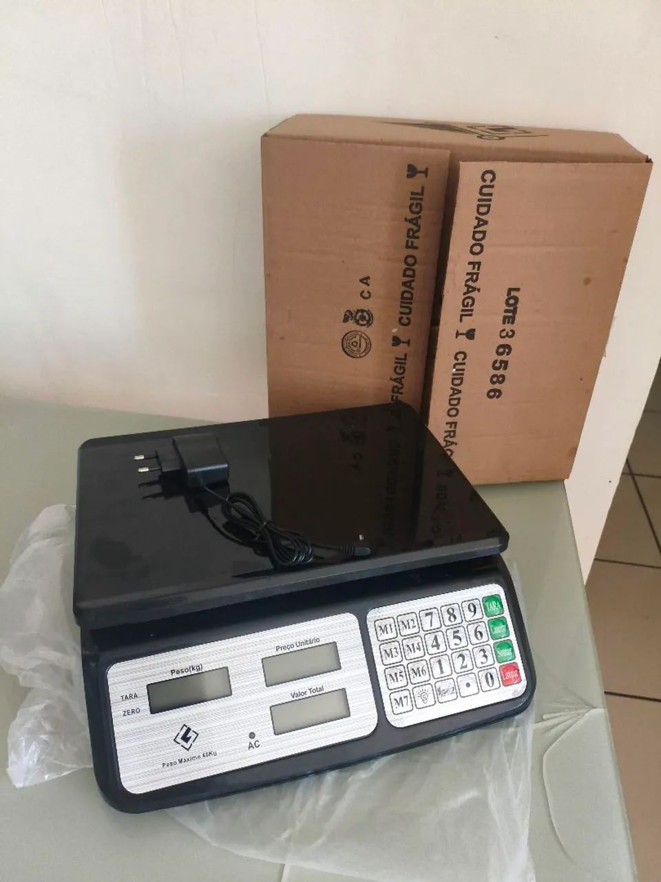 Balança digital 40 kg antiderrapante uso doméstico e comercial  - Foto 3