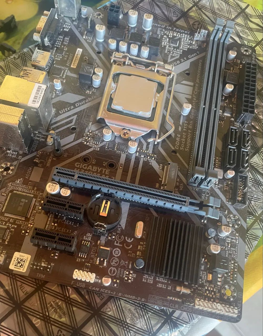 i5-9400 + Placa mãe GIGABYTE - Foto 2