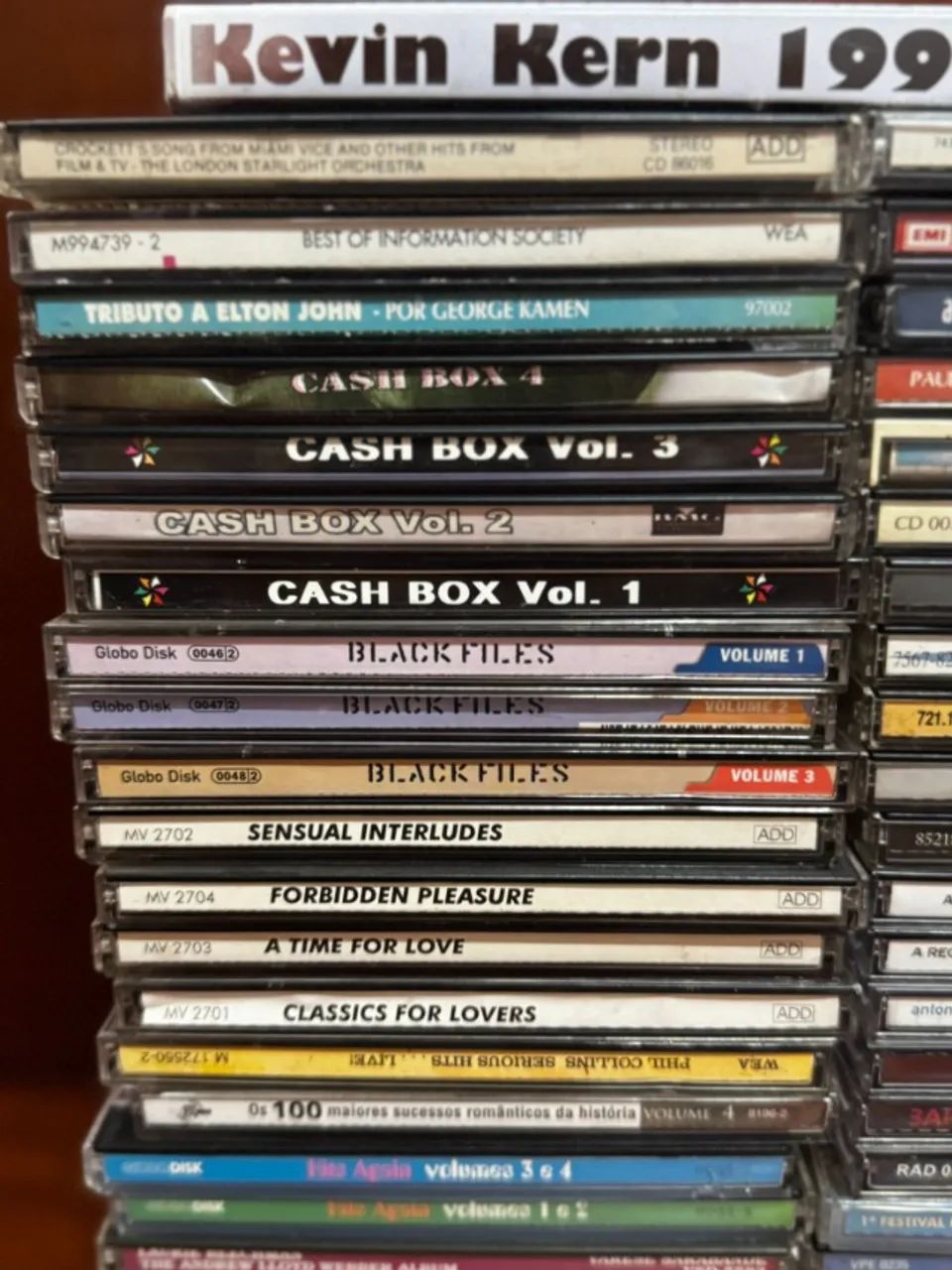 COLEÇÃO DE CD'S ESTILO FLASHBACK 53 UNIDADES