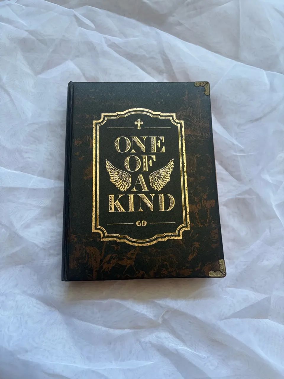 G-DRAGON - One Of a Kind Bronze Edition