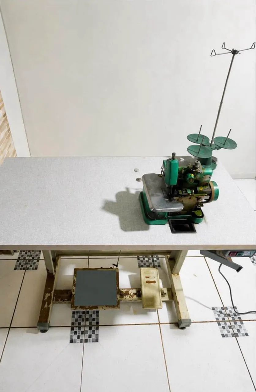 Maquina de overloque 