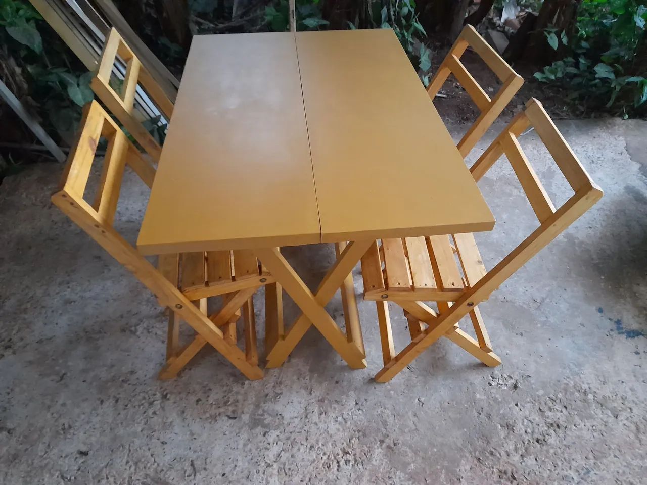 Mesa dobravel com  4 cadeiras  - Foto 2