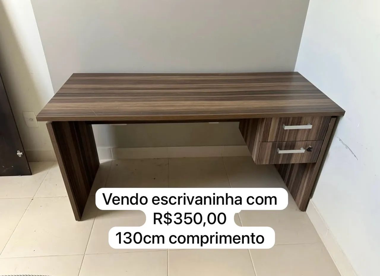 Escrivaninha com gavetas 