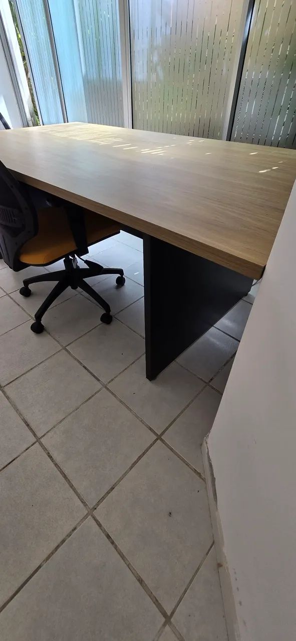 Mesa de Reunião em MDF com cadeiras  - Foto 2