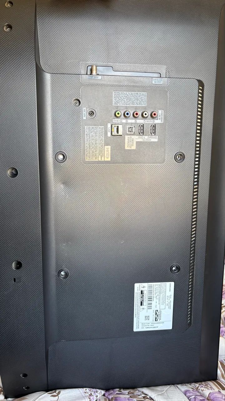A Samsung UN32J4300AG é uma Smart TV LED - Foto 4