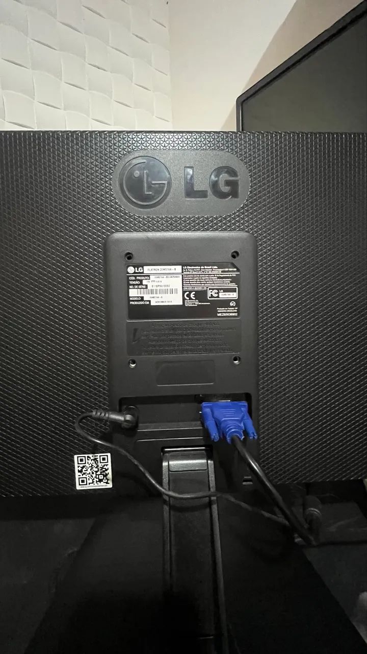 MONITOR 19,5 LG COMPLETO COM CABOS - MUITO POUCO USADO  - Foto 4