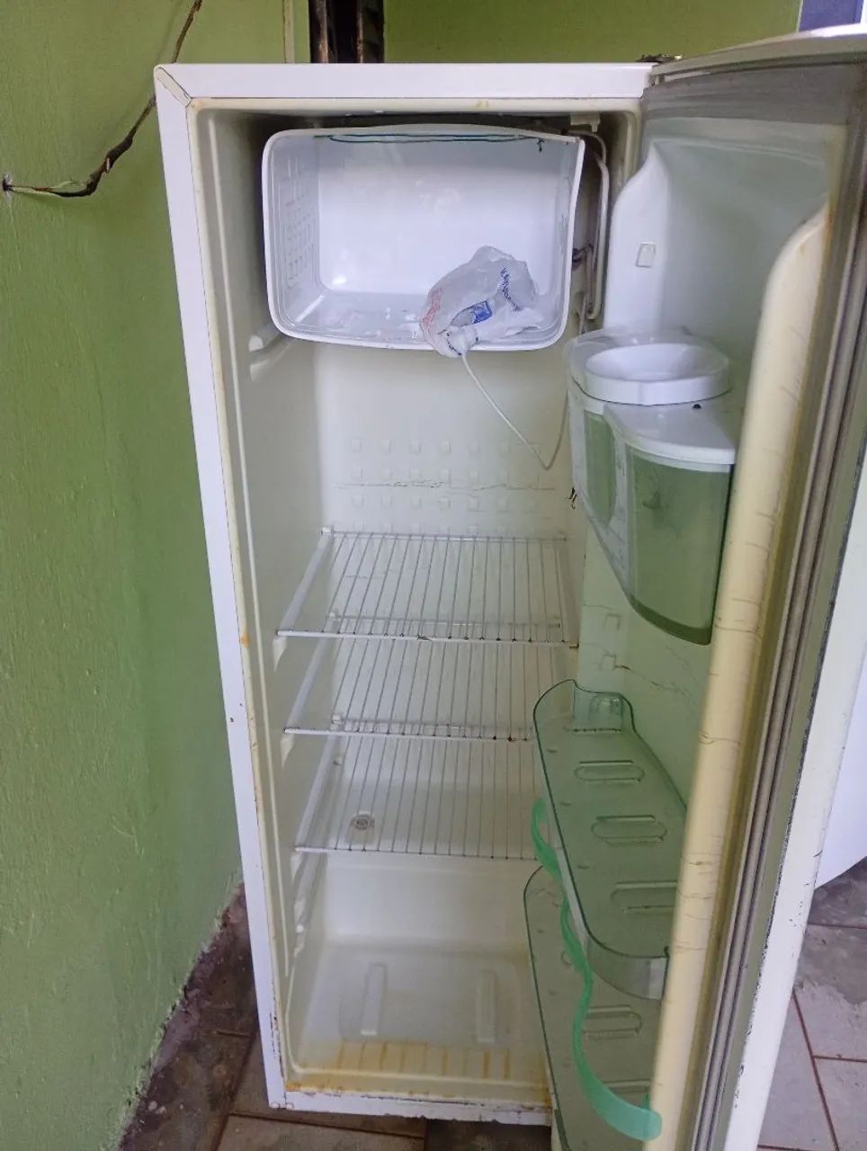 Geladeira com defeito  - Foto 3