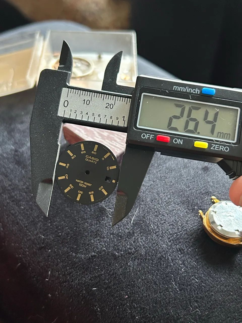 Mostrador Do Antigo  Casio QUARTZ 100M WR COM DATADOR