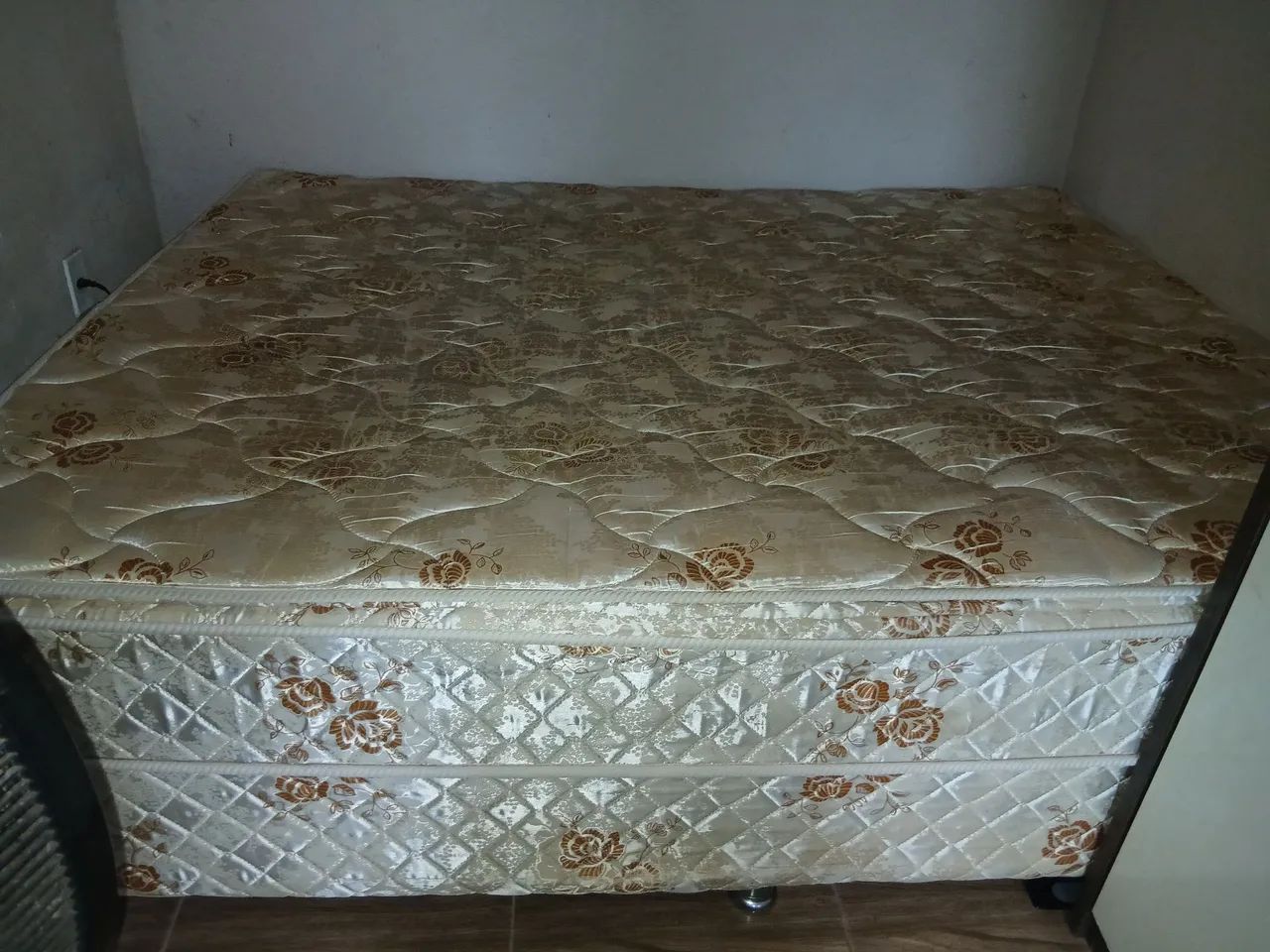 Cama Queen ótimo estado *  - Foto 2