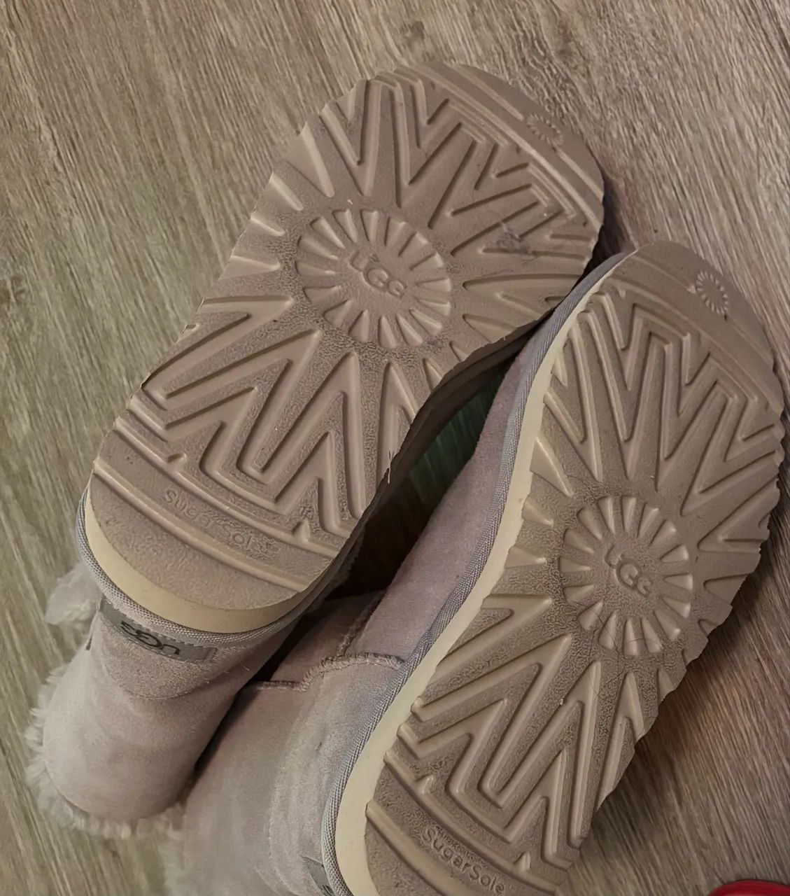 Bota UGG cinza (nova) - Foto 2