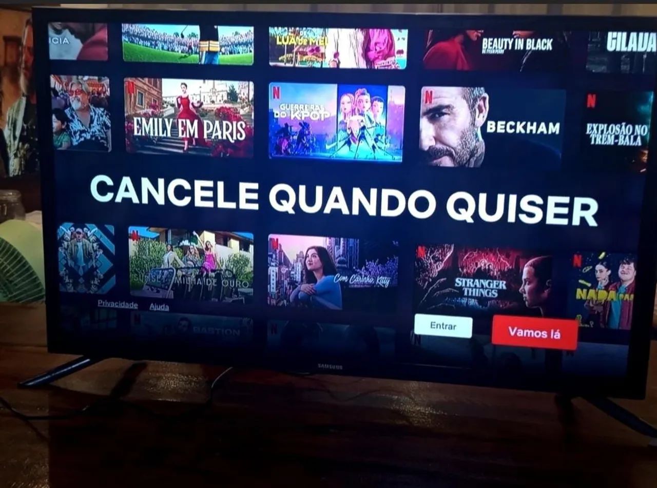 Smart TV SANSUNG 32'' Linda funcionando perfeitamente. Vai com Pezinho e controle  - Foto 3