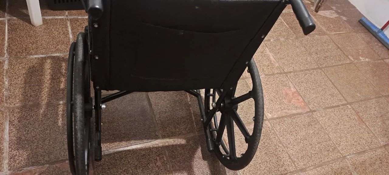 Cadeira de roda  - Foto 4