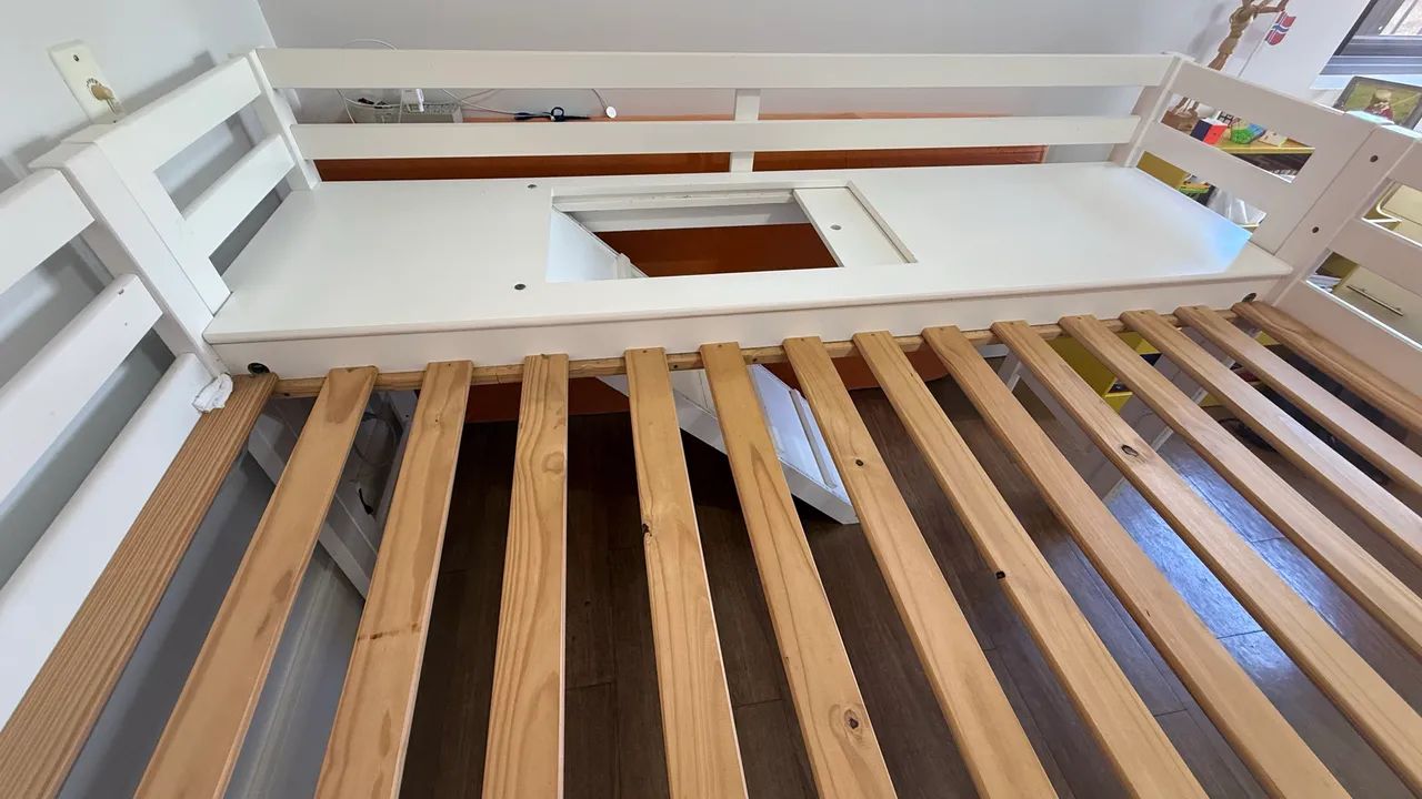 Cama infantil Casatema elevada com escada - ótimo estado - Foto 4