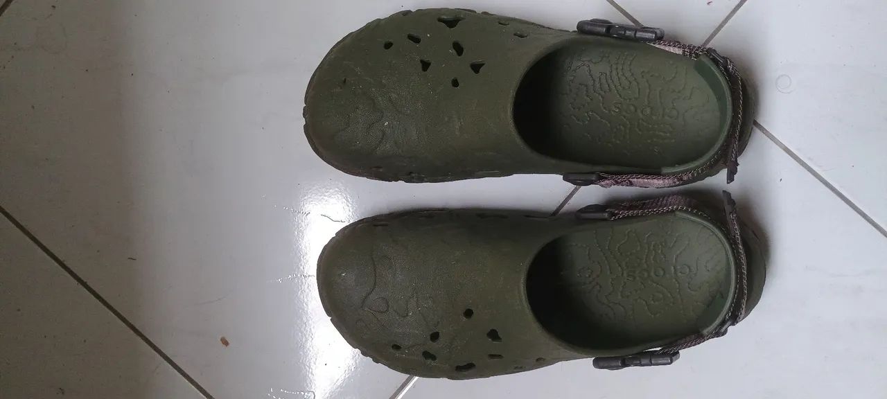 Crocs 44
