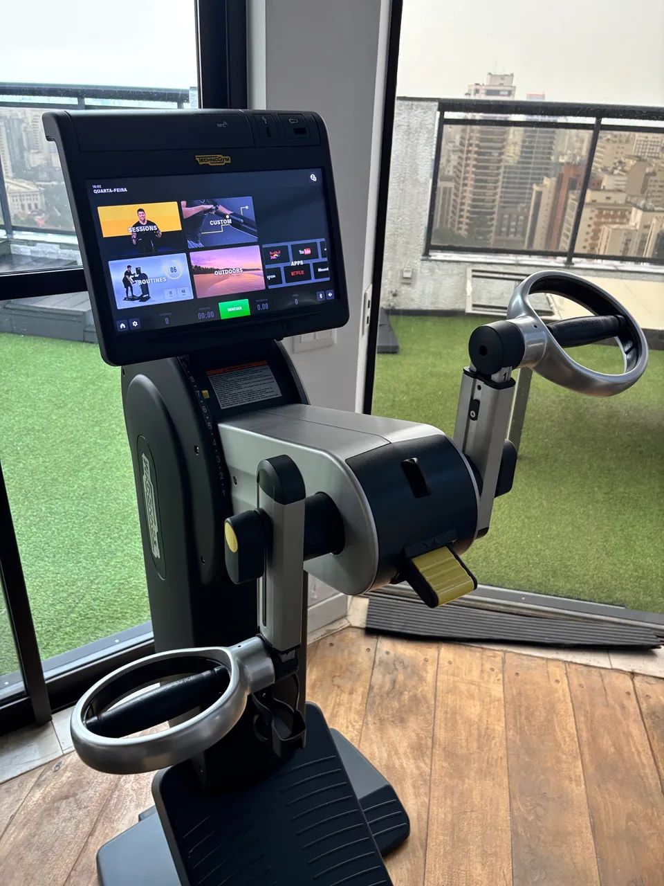 Ergômetro de Membros Superiores Technogym Excite Top 1000 Unity - Foto 2