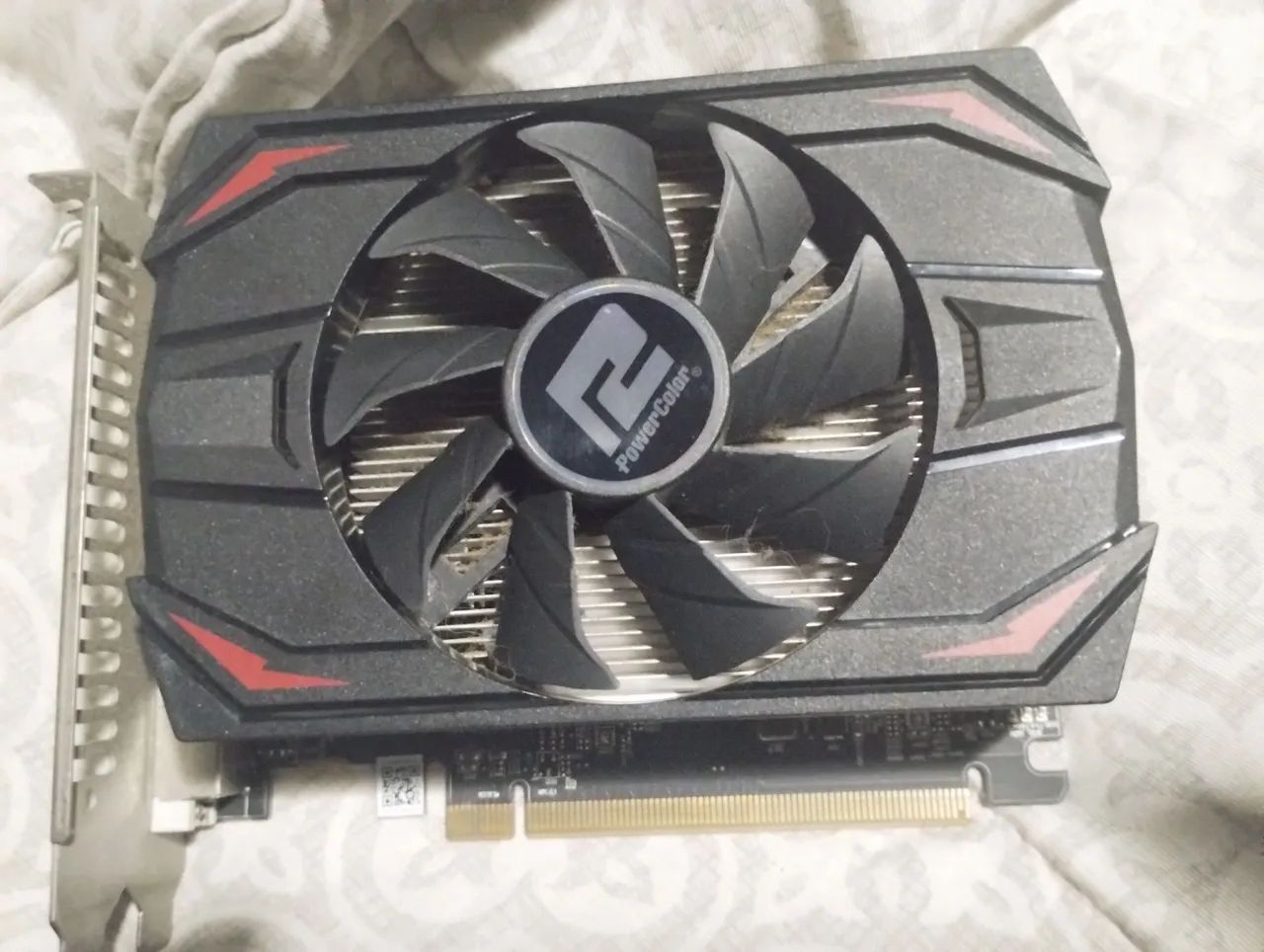 Placa de vídeo powercolor RX 550 4gb