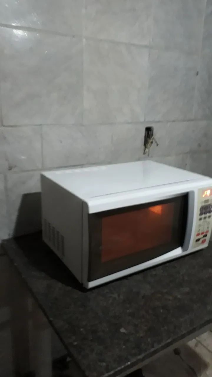 Microondas Brastemp 30litros funcionando perfeitamente.  - Foto 3
