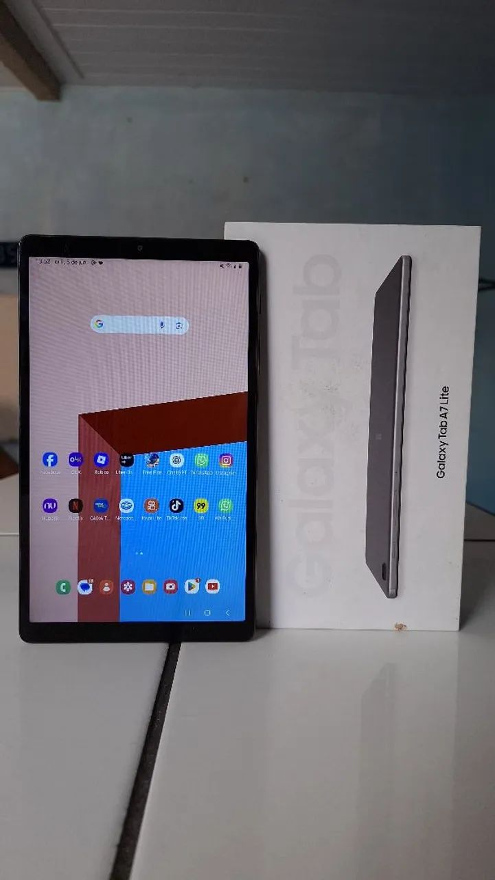 Tablet Tab A7 Lite Samsung 8.7 polegadas 32Gbs Chip 4G faz ligacao (Act cartao )