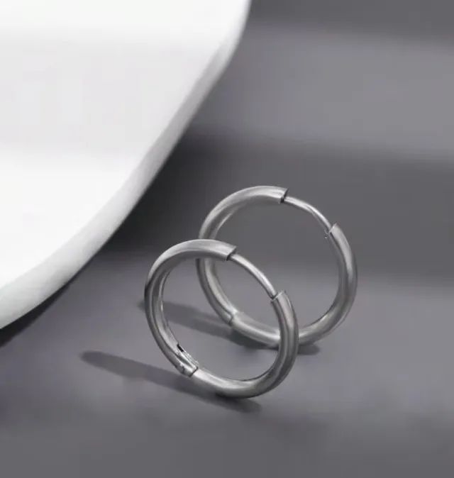 brinco argola aço inoxidável prateado