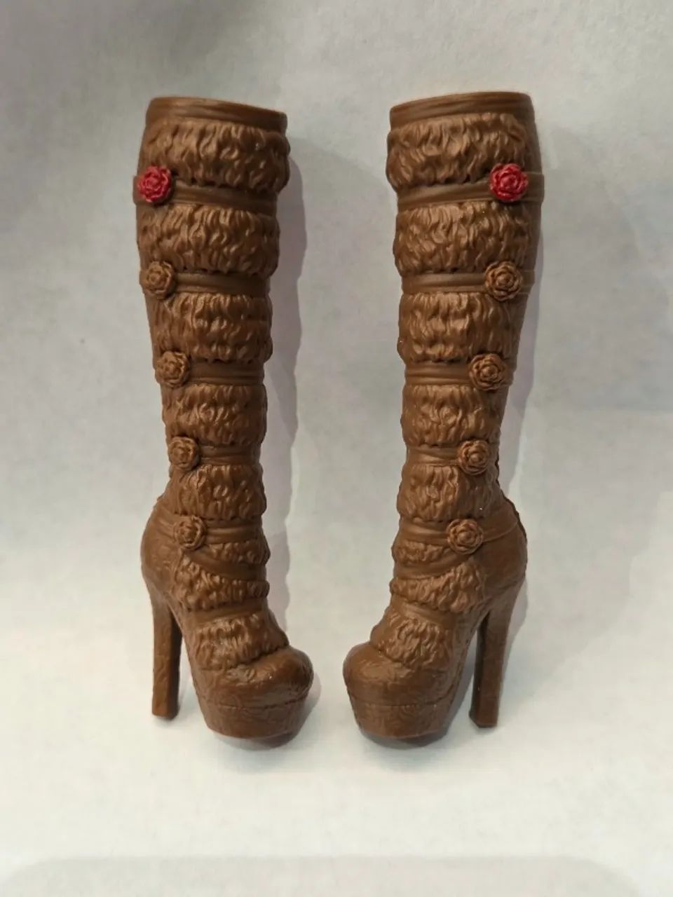 Ever After High - Rosabela - Botas da Básica 