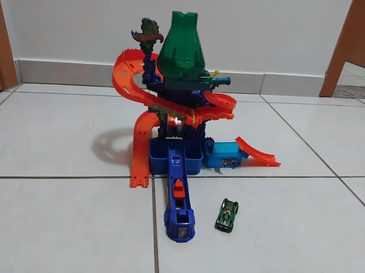 Pista Hotwheels Estação Científica 