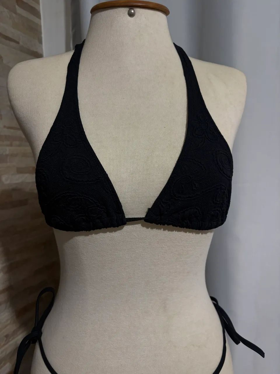 Conjunto biquíni preto em relevo  - Foto 4