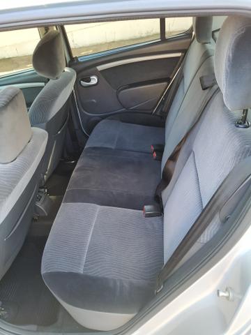 Sandero Privilege 1.6 (8V) - Foto 11