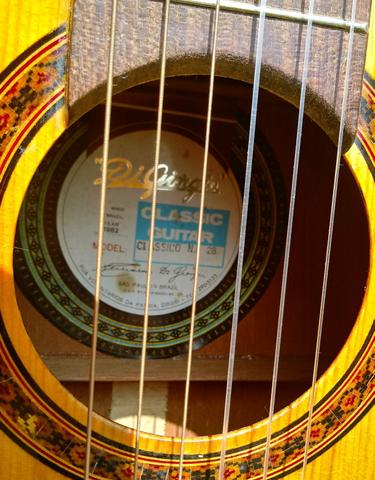 Aceito trocas por instrumentos musicais. Violão Antigo Di giogio mod 28 Classico de 1982 - Foto 6