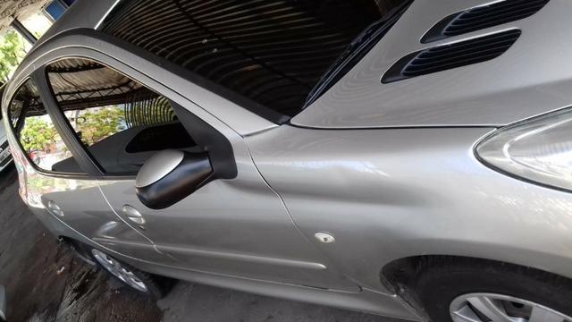 Peugeot 207 prata 1.4 completo único dono