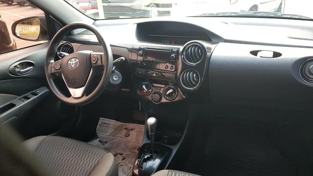 Toyota Etios SX 2017 TOP automático + carro muito novo + promoção 39.900 - Foto 4