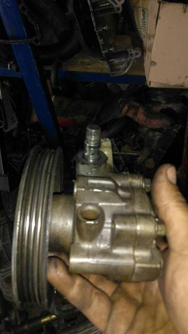Bomba hidráulica da L200 autdoor 2.5 - Foto 2